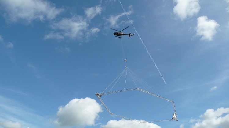 Heli met sonde.jpg