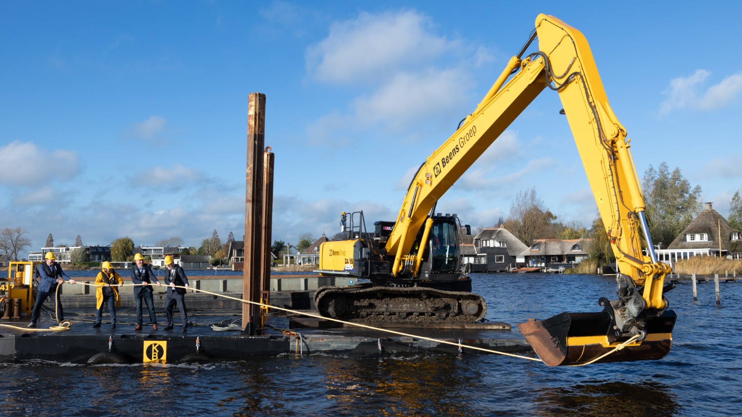 Start baggeren Loosdrechtse Plassen