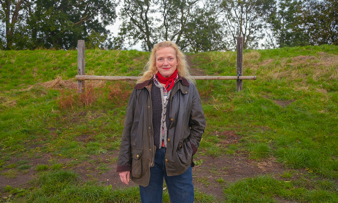 Johanna helpt om dijken te beschermen