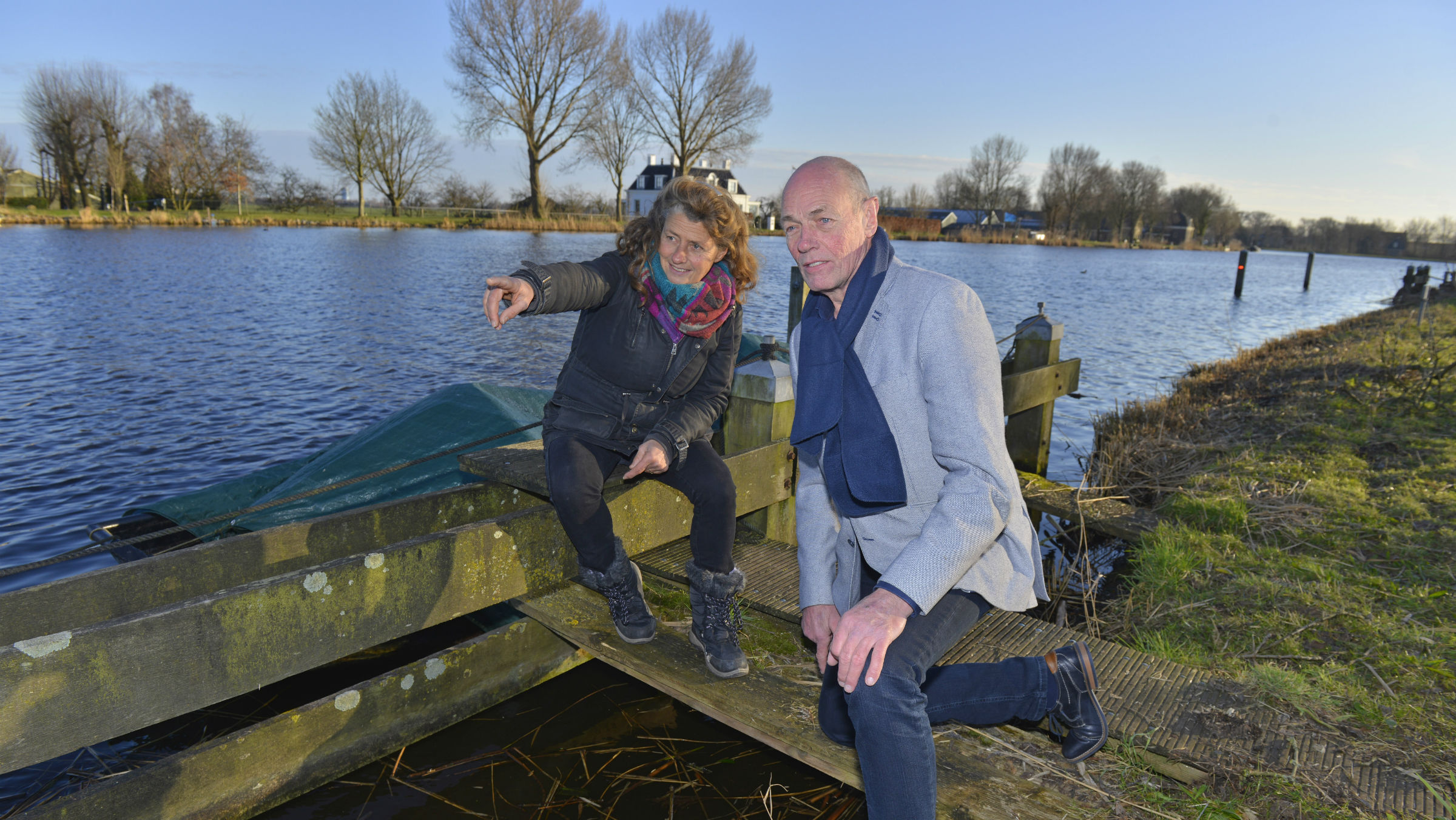 Nicole van Buuren en Gerard Korrel op de Amsteldijk