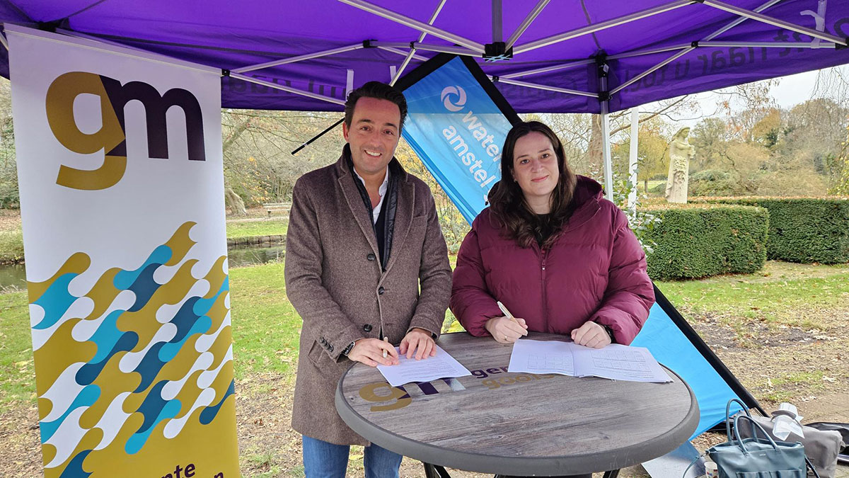 Ondertekening overeenkomst Gooise Meren door bestuurders.jpg