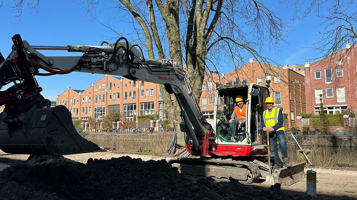 Werkzaamheden aan de dijk bij de Linnaeuskade.jpg