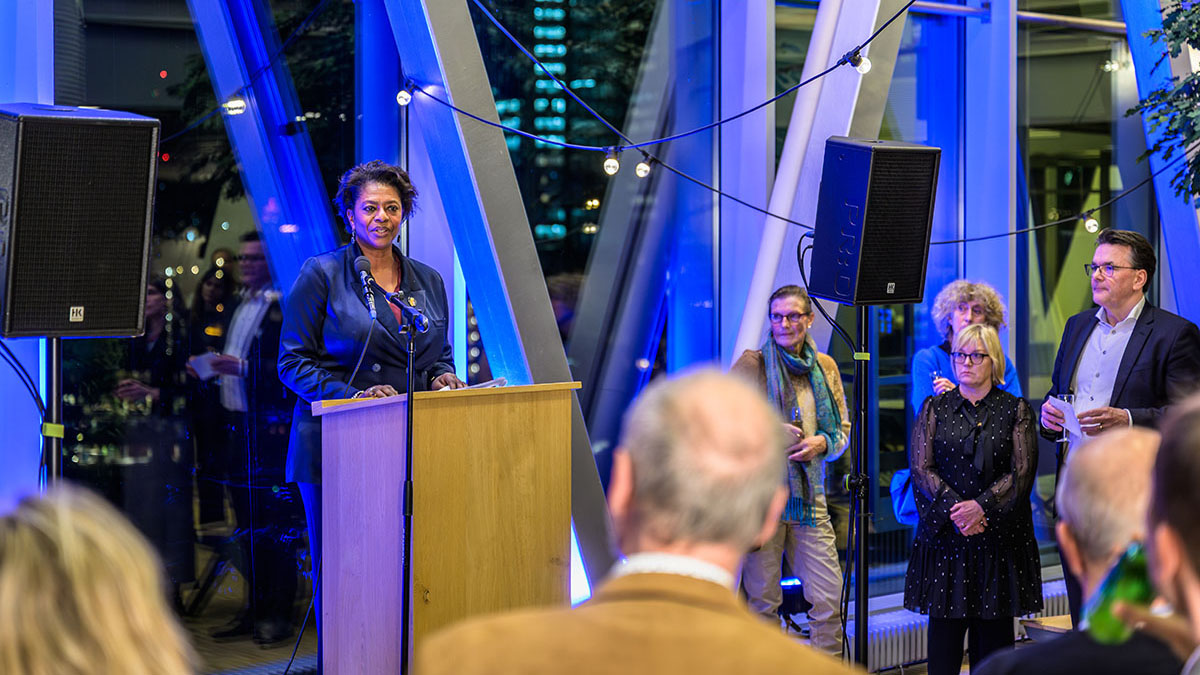 Dijkgraaf Jocye Sylvester geeft speech tijdens de nieuwjaarsreceptie.jpg