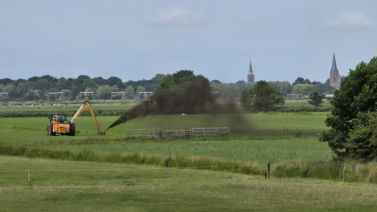 bagger wordt verspreid over land.jpg